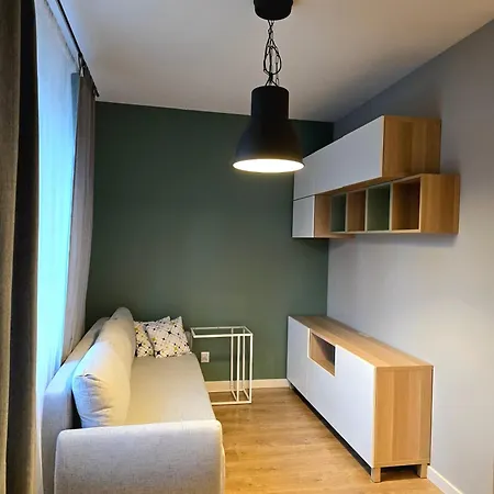 Comfortable West V * Varşova