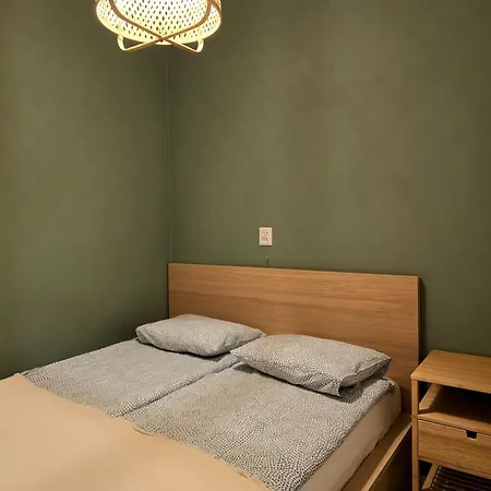 Comfortable West V Varšava